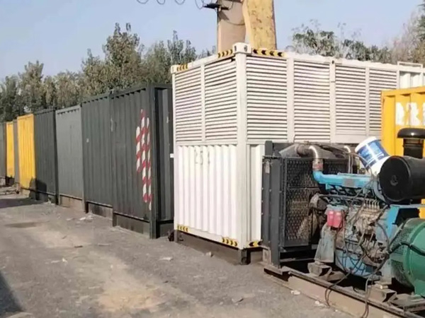 河源200KW柴油发电机机组每小时油耗是多少？